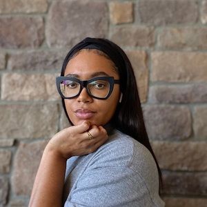 Meet your Posher, Candace